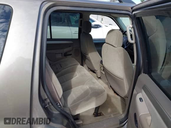 2003 Ford Explorer XLT с VIN 1FMZU73K33UA90626, выставлен на аукционе IAAI как лот 43474794 с пробегом 184 164 миль миль и . История ставок и продаж доступна на DreamBid. Изображение 8.