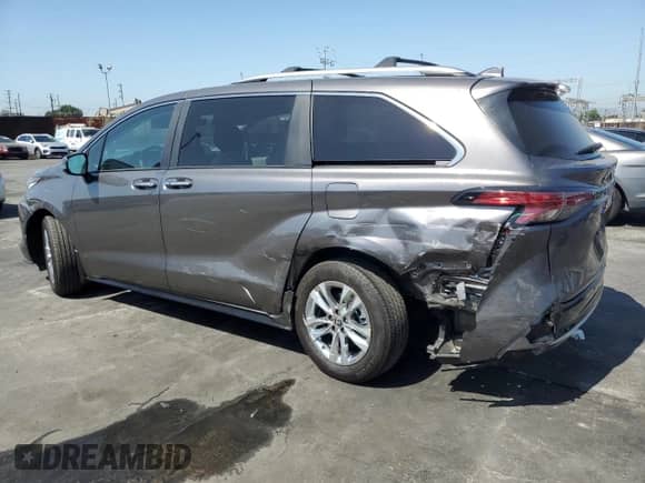 2024 Toyota Sienna Limited с VIN 5TDZRKEC7RS208401, выставлен на аукционе Copart как лот 57668615 с пробегом 9 206 миль миль и Списание • Salvage title. История ставок и продаж доступна на DreamBid. Изображение 2.