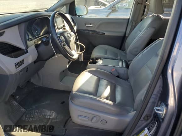 2015 Toyota Sienna XLE с VIN 5TDYK3DC2FS530978, выставлен на аукционе Copart как лот 86070055 с пробегом 191 926 миль миль и Списание • Salvage title. История ставок и продаж доступна на DreamBid. Изображение 7.