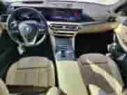 2023 BMW 3 Series 330e xDrive z VIN 3MW39FS06P8D08614, wystawiony jako Copart lot #65201655 z przebiegiem 22 451 mil mil oraz Szkoda całkowita • Salvage title. Historia ofert i sprzedaży dostępna na DreamBid. Obrazek 8.