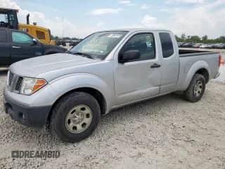 2005 Nissan Frontier XE с VIN 1N6BD06T45C466032, выставлен на аукционе Copart как лот 69451975 с пробегом 434 285 миль миль и Списание • Salvage title. История ставок и продаж доступна на DreamBid. Изображение 1.