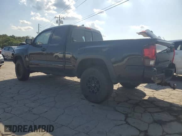 2019 Toyota Tacoma SR5 z VIN 5TFSZ5AN5KX175523, wystawiony jako Copart lot #68844375 z przebiegiem 142 583 mil mil oraz Szkoda całkowita • Salvage title. Historia ofert i sprzedaży dostępna na DreamBid. Obrazek 2.