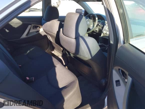 2008 Toyota Camry LE z VIN 4T1BE46K38U228892, wystawiony jako IAAI lot #43423998 z przebiegiem 315 087 mil mil oraz . Historia ofert i sprzedaży dostępna na DreamBid. Obrazek 8.