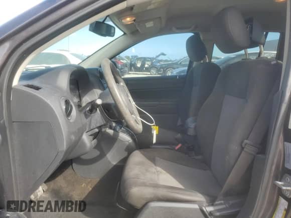 2017 Jeep Compass Sport z VIN 1C4NJCBA7HD185310, wystawiony jako Copart lot #87413445 z przebiegiem 73 721 mil mil oraz Szkoda całkowita • Salvage title. Historia ofert i sprzedaży dostępna na DreamBid. Obrazek 7.