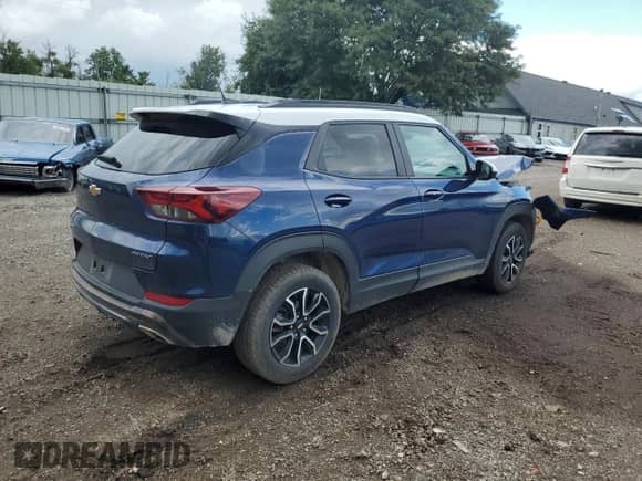 2023 Chevrolet TrailBlazer ACTIV z VIN KL79MSSL6PB062772, wystawiony jako Copart lot #70649025 z przebiegiem 74 768 mil mil oraz Nie do naprawy • Non repairable. Historia ofert i sprzedaży dostępna na DreamBid. Obrazek 3.