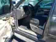 2008 Chevrolet TrailBlazer 2LT z VIN 1GNDS13S782227028, wystawiony jako IAAI lot #43067998 z przebiegiem 244 228 mil mil oraz . Historia ofert i sprzedaży dostępna na DreamBid. Obrazek 5.