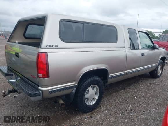 1998 GMC Sierra 1500 с VIN 1GTEC19R7WE560274, выставлен на аукционе IAAI как лот 42255089 с пробегом 176 450 миль миль и . История ставок и продаж доступна на DreamBid. Изображение 4.