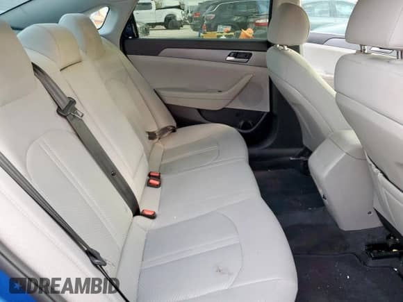 2019 Hyundai Sonata SE z VIN 5NPE24AF5KH736349, wystawiony jako Copart lot #83986975 z przebiegiem 62 086 mil mil oraz Czysty tytuł • Clean title. Historia ofert i sprzedaży dostępna na DreamBid. Obrazek 10.