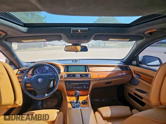 2013 BMW 7 Series 750i xDrive с VIN WBAYB6C51DDS16345, выставлен на аукционе Copart как лот 64604525 с пробегом 115 128 миль миль и Чистый • Clean title. История ставок и продаж доступна на DreamBid. Изображение 9.