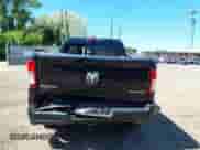 2022 Ram 1500 Big Horn z VIN 1C6RRFFG6NN439340, wystawiony jako IAAI lot #42204188 z przebiegiem 29 870 mil mil oraz . Historia ofert i sprzedaży dostępna na DreamBid. Obrazek 16.