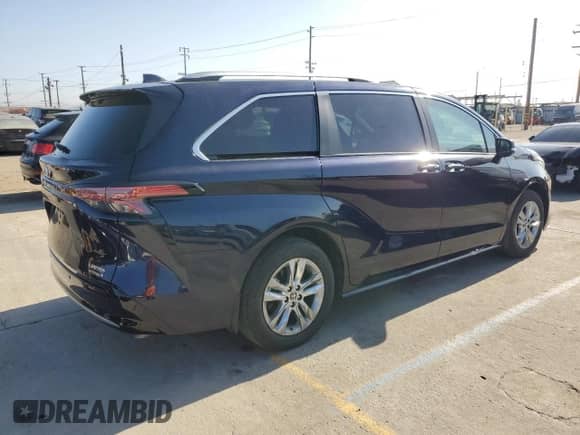 2023 Toyota Sienna Limited с VIN 5TDZRKECXPS169624, выставлен на аукционе Copart как лот 57683695 с пробегом 31 310 миль миль и Списание • Salvage title. История ставок и продаж доступна на DreamBid. Изображение 3.