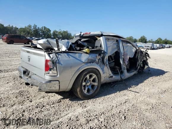 2016 Ram 1500 Laramie z VIN 1C6RR6NT3GS125275, wystawiony jako Copart lot #80400815 z przebiegiem Nie podano mil oraz Szkoda całkowita • Salvage title. Historia ofert i sprzedaży dostępna na DreamBid. Obrazek 3.