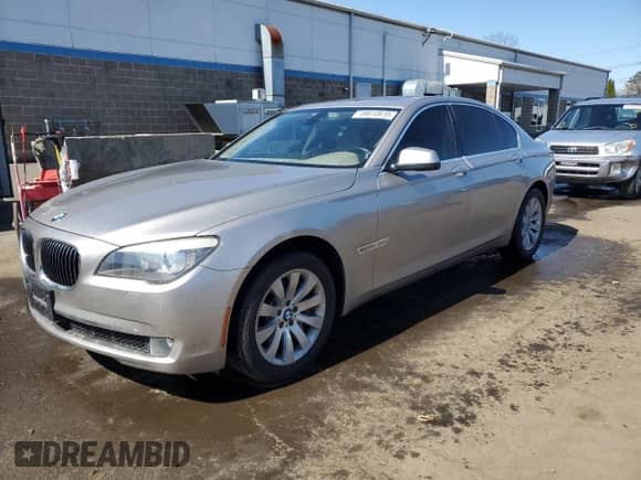 2010 BMW 7 Series 750i xDrive z VIN WBAKC6C57ACL67646, wystawiony jako Copart lot #49610635 z przebiegiem 85 762 mil mil oraz Szkoda całkowita • Salvage title. Historia ofert i sprzedaży dostępna na DreamBid. Obrazek 1.