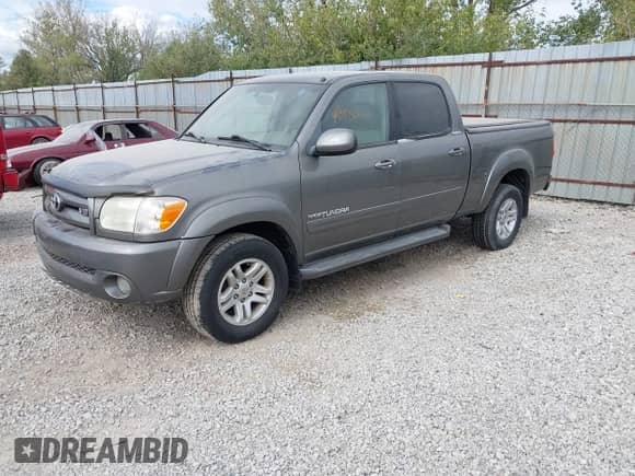 2005 Toyota Tundra Limited с VIN 5TBDT48165S473282, выставлен на аукционе IAAI как лот 43382606 с пробегом 166 678 миль миль и . История ставок и продаж доступна на DreamBid. Изображение 18.