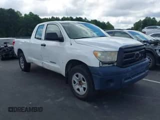 2012 Toyota Tundra z VIN 5TFRU5F10CX026554, wystawiony jako IAAI lot #43010233 z przebiegiem 221 656 mil mil oraz . Historia ofert i sprzedaży dostępna na DreamBid. Obrazek 1.