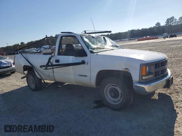 1999 Chevrolet Silverado 2500 z VIN 1GCGC24R3XR724281, wystawiony jako Copart lot #87625195 z przebiegiem 139 088 mil mil oraz Szkoda całkowita • Salvage title. Historia ofert i sprzedaży dostępna na DreamBid. Obrazek 4.