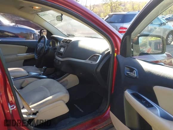 2011 Dodge Journey Mainstreet с VIN 3D4PH1FG4BT517215, выставлен на аукционе IAAI как лот 43464383 с пробегом 164 962 миль миль и . История ставок и продаж доступна на DreamBid. Изображение 5.