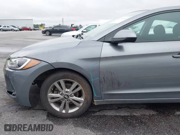 2017 Hyundai Elantra SE z VIN KMHD84LF3HU368898, wystawiony jako IAAI lot #42904443 z przebiegiem 93 536 mil mil oraz . Historia ofert i sprzedaży dostępna na DreamBid. Obrazek 20.