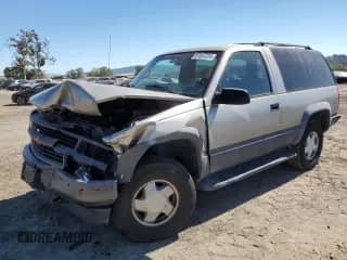 1999 Chevrolet Tahoe с VIN 3GNEK18R5XG184695, выставлен на аукционе Copart как лот 67697224 с пробегом 135 316 миль миль и Списание • Salvage title. История ставок и продаж доступна на DreamBid. Изображение 1.