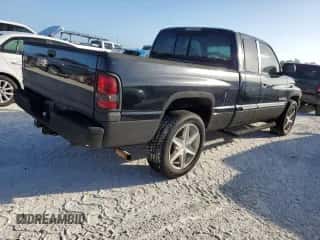 2000 Dodge 1500 z VIN 1B7HC13Z7YJ122323, wystawiony jako Copart lot #77254054 z przebiegiem Nie podano mil oraz Nie do naprawy • Non repairable. Historia ofert i sprzedaży dostępna na DreamBid. Obrazek 3.