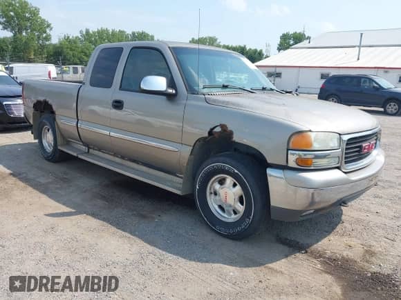 2002 GMC Sierra 1500 SLE z VIN 2GTEK19T921426568, wystawiony jako IAAI lot #42930637 z przebiegiem 141 980 mil mil oraz . Historia ofert i sprzedaży dostępna na DreamBid. Obrazek 1.