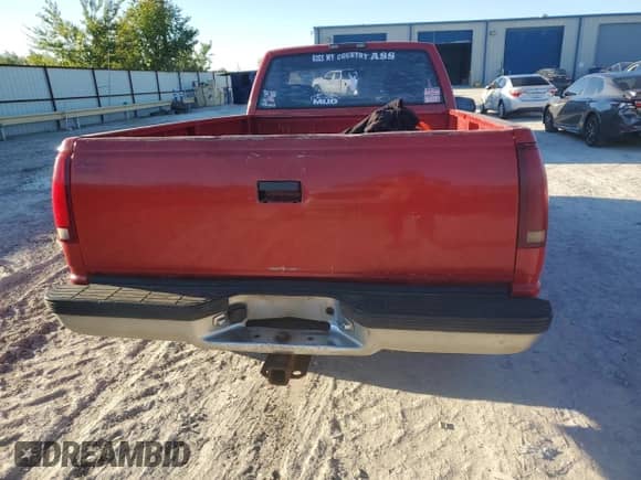 2000 Chevrolet Silverado 2500 с VIN 1GCGK24R5YR172741, выставлен на аукционе Copart как лот 71924014 с пробегом 230 680 миль миль и Списание • Salvage title. История ставок и продаж доступна на DreamBid. Изображение 6.