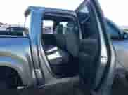 2025 Toyota Tacoma SR z VIN 3TYLB5JN7ST066516, wystawiony jako IAAI lot #43155848 z przebiegiem 2 019 mil mil oraz . Historia ofert i sprzedaży dostępna na DreamBid. Obrazek 8.