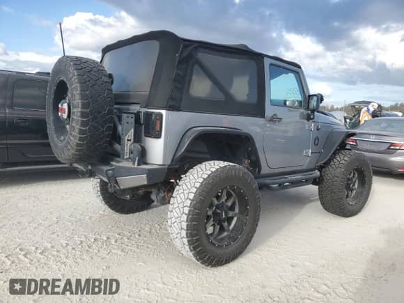 2015 Jeep Wrangler Rubicon z VIN 1C4BJWCG9FL542089, wystawiony jako Copart lot #76111634 z przebiegiem Nie podano mil oraz Nie do naprawy • Non repairable. Historia ofert i sprzedaży dostępna na DreamBid. Obrazek 3.