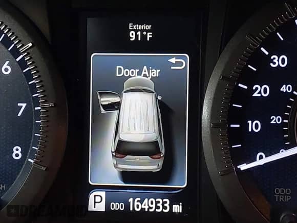 2017 Toyota Sienna XLE with VIN 5TDDZ3DC0HS160692, listed as a IAAI auction lot 43389247 with 164,933 mi miles and . Bid and sale history available at DreamBid. Image 15.