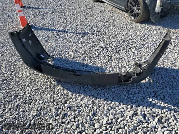 2018 Chevrolet Traverse LT Cloth с VIN 1GNERGKW8JJ141276, выставлен на аукционе Copart как лот 86298835 с пробегом 95 263 миль миль и Списание • Salvage title. История ставок и продаж доступна на DreamBid. Изображение 13.
