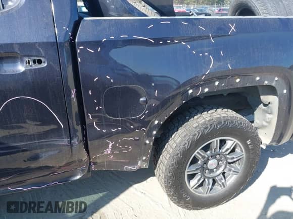 2022 GMC Sierra 1500 AT4 с VIN 3GTUUEET3NG563018, выставлен на аукционе IAAI как лот 41512499 с пробегом 54 538 миль миль и . История ставок и продаж доступна на DreamBid. Изображение 20.