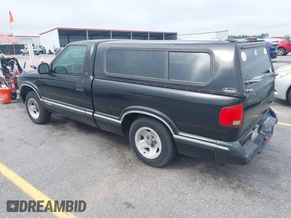 1995 Chevrolet S-10 с VIN 1GCCS1440SK211989, выставлен на аукционе IAAI как лот 42675271 с пробегом 403 115 миль миль и . История ставок и продаж доступна на DreamBid. Изображение 3.