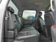 2011 Chevrolet Silverado 2500HD LTZ z VIN 1GC1KYC89BF260220, wystawiony jako Copart lot #57299895 z przebiegiem 223 957 mil mil oraz Czysty tytuł • Clean title. Historia ofert i sprzedaży dostępna na DreamBid. Obrazek 10.