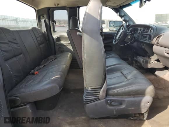 2000 Dodge 2500 with VIN 3B7KF2362YG132087, listed as a Copart auction lot 48668925 with 358,326 mi miles and Salvage title. Bid and sale history available at DreamBid. Image 10.