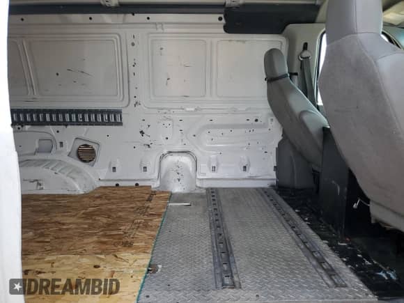 2014 Ford Econoline Cargo Commercial с VIN 1FDSS3EL7EDB04682, выставлен на аукционе Copart как лот 68123325 с пробегом 162 999 миль миль и Чистый • Clean title. История ставок и продаж доступна на DreamBid. Изображение 11.