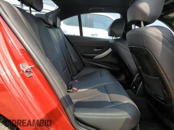 2016 BMW 3 Series 320i xDrive с VIN WBA8A3C57GK690009, выставлен на аукционе Copart как лот 71283375 с пробегом 117 504 миль миль и Списание • Salvage title. История ставок и продаж доступна на DreamBid. Изображение 10.