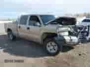 2005 Chevrolet Silverado 1500HD LS с VIN 1GCGK13U75F937557, выставлен на аукционе IAAI как лот 40634385 с пробегом 187 292 миль миль и . История ставок и продаж доступна на DreamBid. Изображение 1.