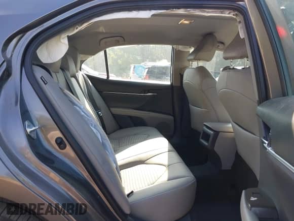 2023 Toyota Camry SE z VIN 4T1G11AK9PU094833, wystawiony jako IAAI lot #43044406 z przebiegiem 46 582 mil mil oraz . Historia ofert i sprzedaży dostępna na DreamBid. Obrazek 8.