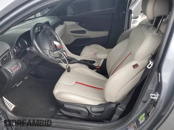 2019 Hyundai Veloster Turbo R-Spec z VIN KMHTH6AB1KU003568, wystawiony jako Copart lot #67536563 z przebiegiem 20 989 mil mil oraz . Historia ofert i sprzedaży dostępna na DreamBid. Obrazek 7.