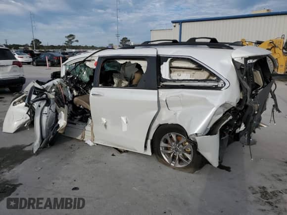 2022 Toyota Sienna XLE z VIN 5TDYRKEC9NS081964, wystawiony jako Copart lot #75597943 z przebiegiem Nie podano mil oraz Szkoda całkowita • Salvage title. Historia ofert i sprzedaży dostępna na DreamBid. Obrazek 2.