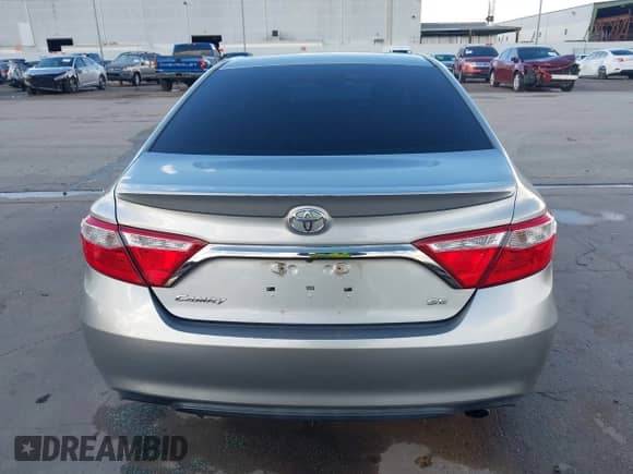 2017 Toyota Camry XLE z VIN 4T1BF1FK1HU660134, wystawiony jako IAAI lot #43300739 z przebiegiem 121 817 mil mil oraz . Historia ofert i sprzedaży dostępna na DreamBid. Obrazek 17.