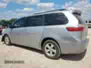 2015 Toyota Sienna LE with VIN 5TDKK3DC0FS543654, listed as a Copart auction lot 84295955 with 332,836 mi miles and Clean title. Bid and sale history available at DreamBid. Image 2.