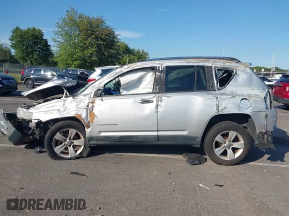 2011 Jeep Compass Latitude с VIN 1J4NF1FB6BD223782, выставлен на аукционе IAAI как лот 43196205 с пробегом 234 947 миль миль и . История ставок и продаж доступна на DreamBid. Изображение 14.