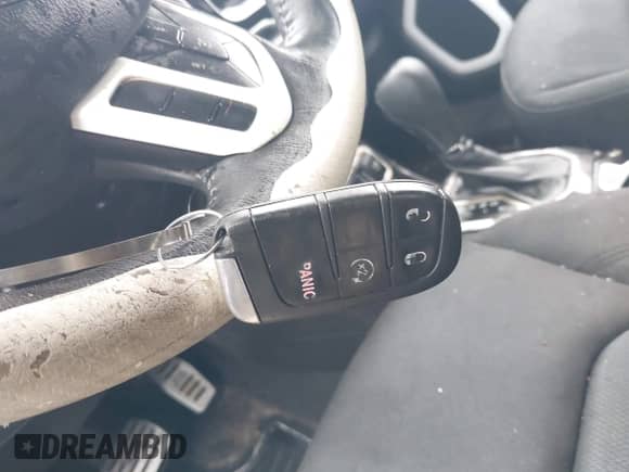 2017 Jeep Renegade Latitude с VIN ZACCJBBB7HPF51455, выставлен на аукционе IAAI как лот 43029357 с пробегом Не указан миль и . История ставок и продаж доступна на DreamBid. Изображение 11.