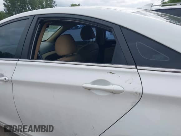 2012 Hyundai Sonata GLS z VIN 5NPEB4AC8CH339273, wystawiony jako IAAI lot #42860078 z przebiegiem 211 218 mil mil oraz . Historia ofert i sprzedaży dostępna na DreamBid. Obrazek 6.