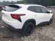 2024 Chevrolet Trax ACTIV z VIN KL77LKE28RC189212, wystawiony jako IAAI lot #42379089 z przebiegiem 29 991 mil mil oraz . Historia ofert i sprzedaży dostępna na DreamBid. Obrazek 4.