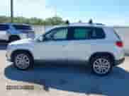 2016 Volkswagen Tiguan S z VIN WVGAV7AX5GW539906, wystawiony jako IAAI lot #41892167 z przebiegiem 59 334 mil mil oraz . Historia ofert i sprzedaży dostępna na DreamBid. Obrazek 14.