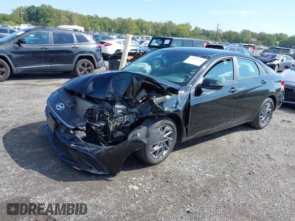 2024 Hyundai Elantra SEL z VIN KMHLM4DG1RU682016, wystawiony jako IAAI lot #43312752 z przebiegiem 31 676 mil mil oraz . Historia ofert i sprzedaży dostępna na DreamBid. Obrazek 2.