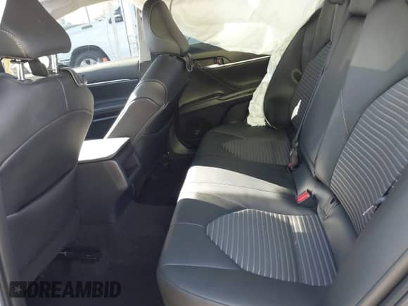 2023 Toyota Camry SE z VIN 4T1G11AK8PU742436, wystawiony jako IAAI lot #43184565 z przebiegiem 32 094 mil mil oraz . Historia ofert i sprzedaży dostępna na DreamBid. Obrazek 8.