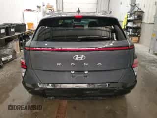 2024 Hyundai Kona SEL с VIN KM8HB3ABXRU139746, выставлен на аукционе Copart как лот 41474215 с пробегом 17 465 миль миль и Чистый • Clean title. История ставок и продаж доступна на DreamBid. Изображение 6.